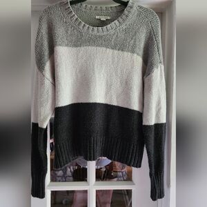 American Eagle Outfitters Black and Gray Crew Neck Sweater